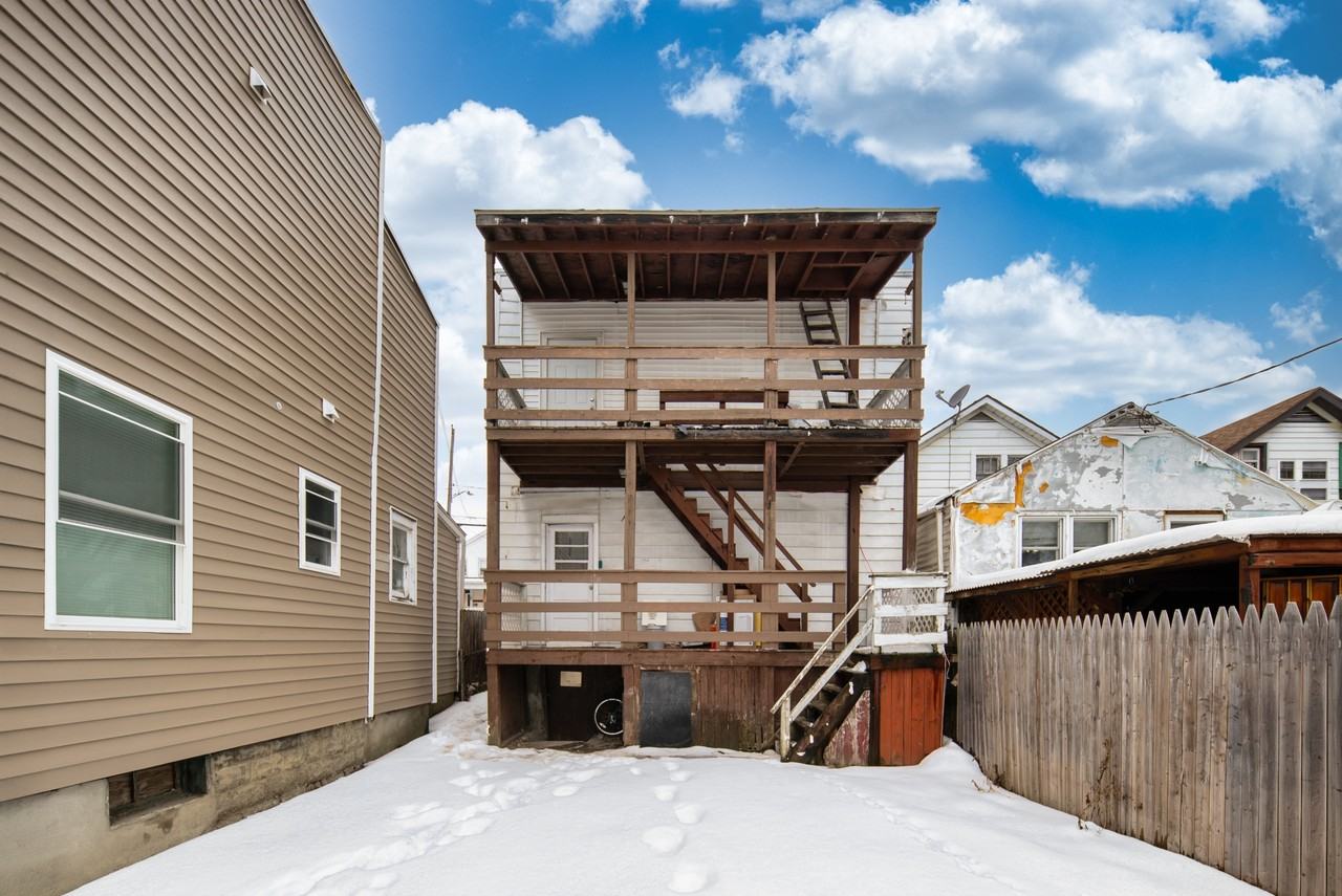 1534 5th Ave #1 - Photo 2 of 35