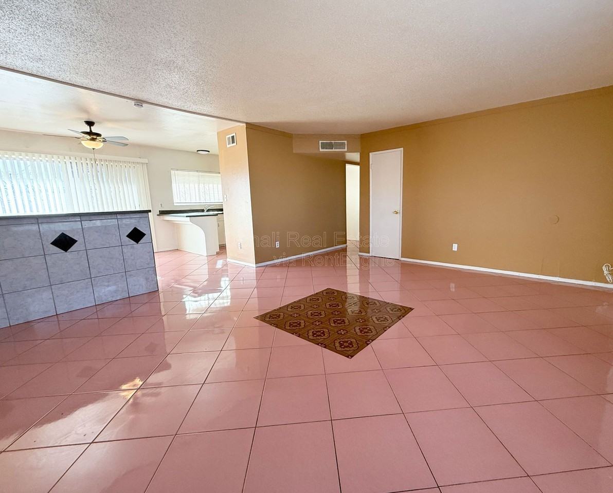 617 W Minton St - Photo 5 of 21