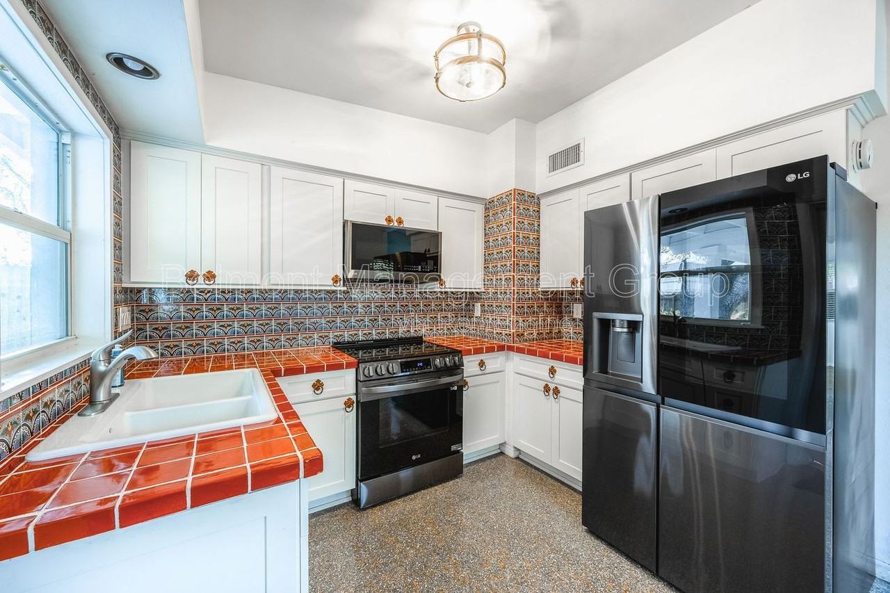 2743 Sanbina St - Photo 4 of 14