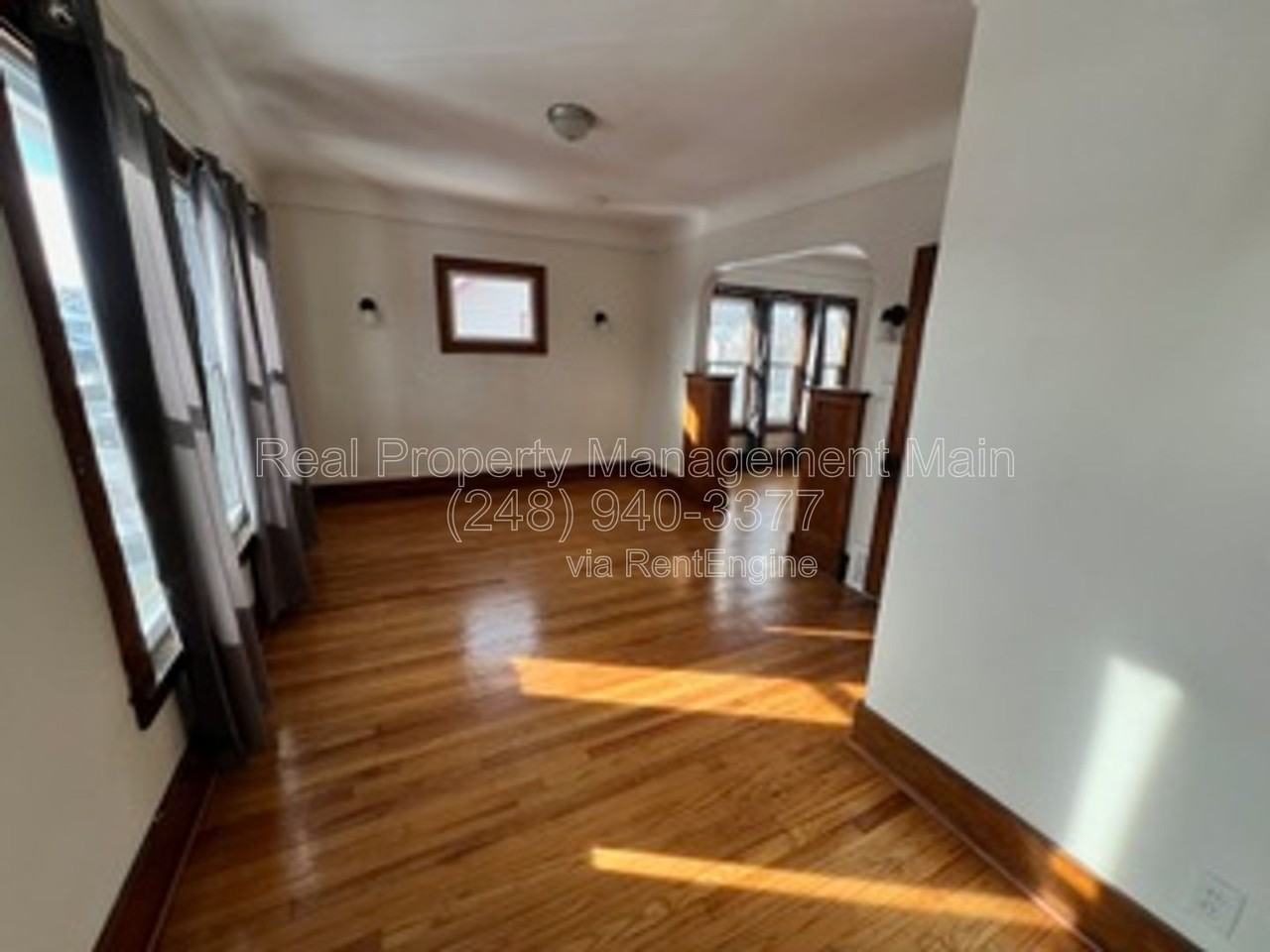 9176 Chamberlain St - Photo 3 of 24