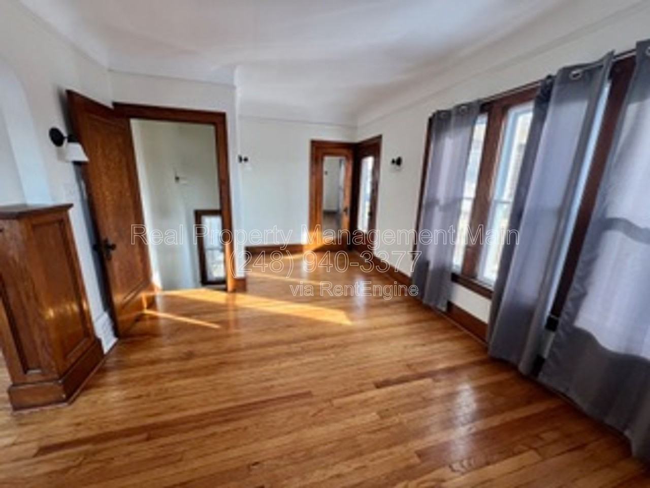 9176 Chamberlain St - Photo 4 of 24