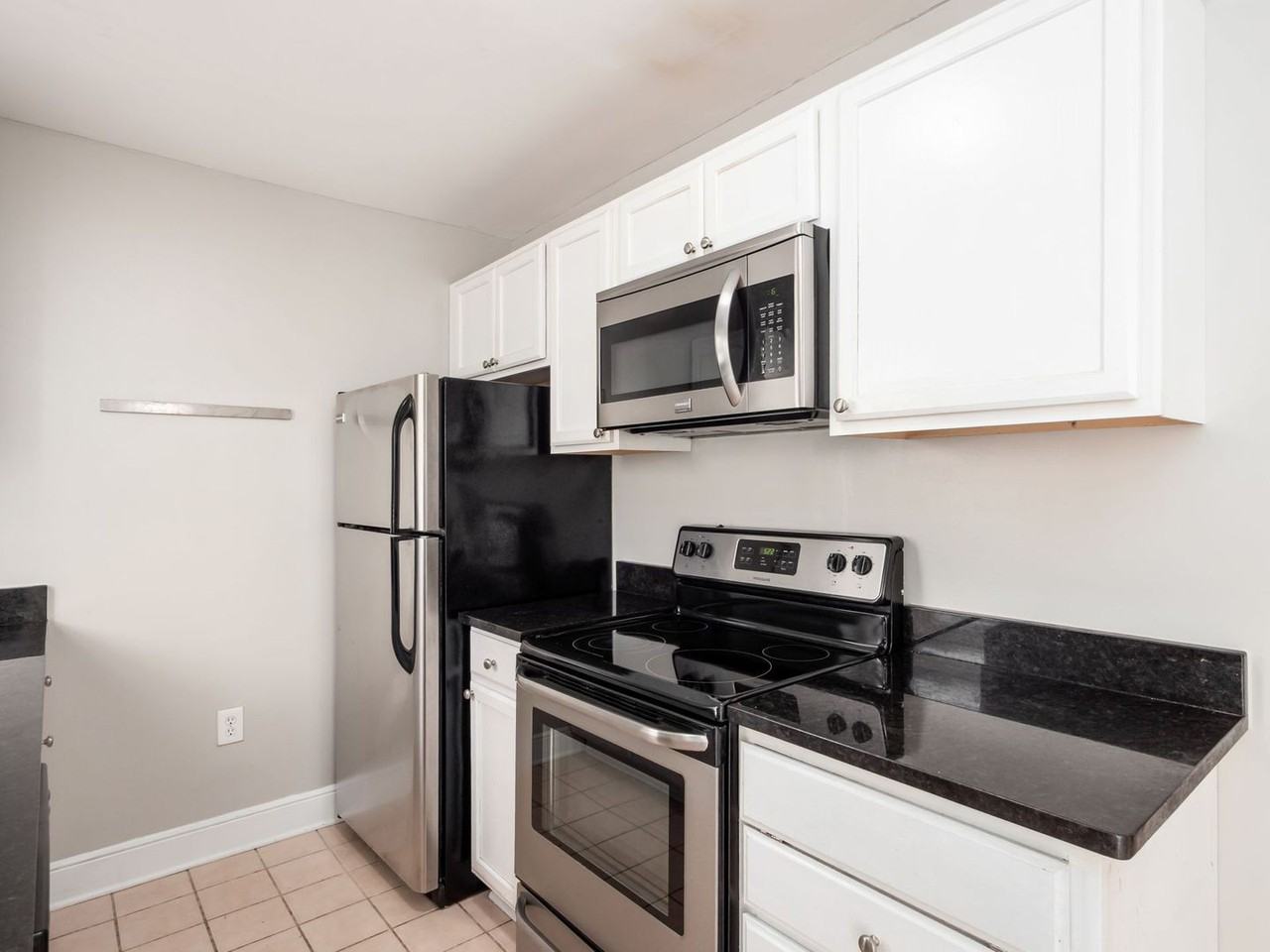 1208 Indianola Ave - Photo 2 of 24