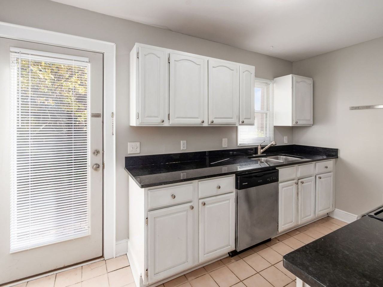 1208 Indianola Ave - Photo 3 of 24