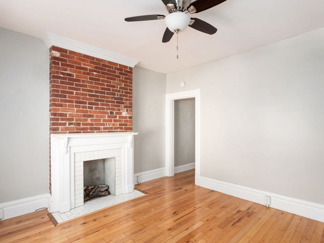 1208 Indianola Ave - Photo 6 of 24