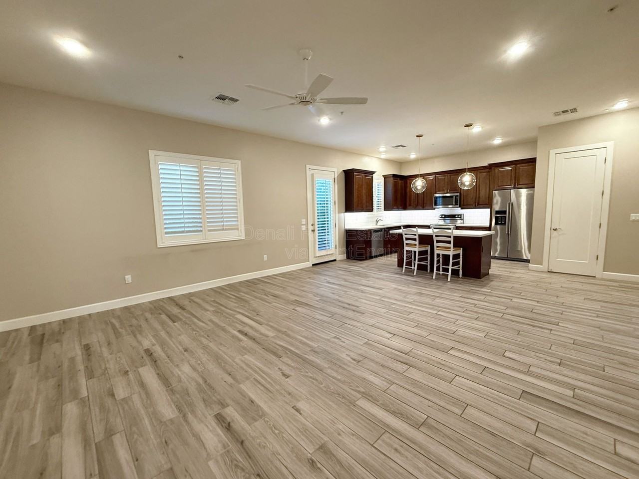 8976 N 8th Dr - Photo 4 of 21