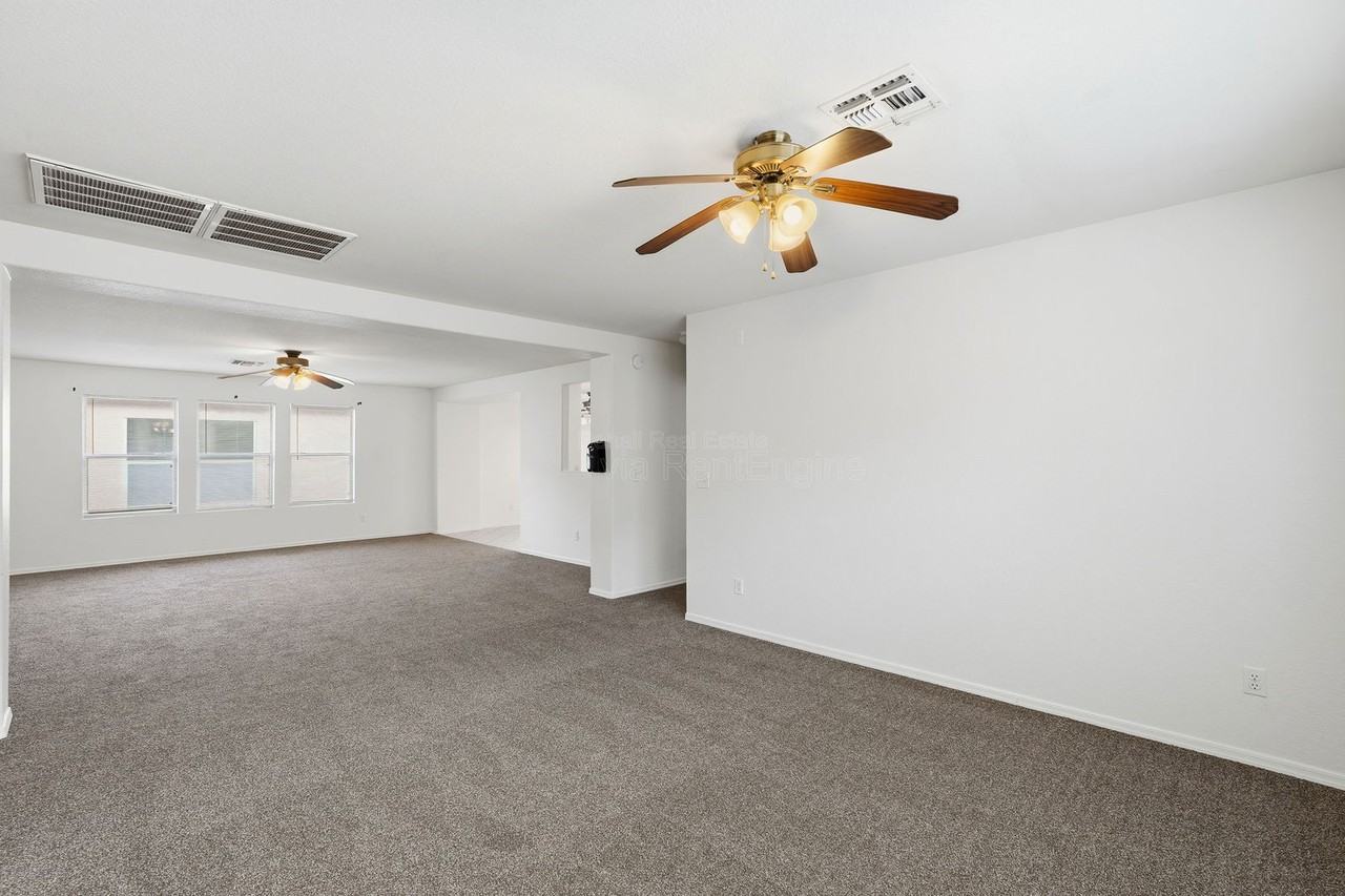8123 S Sunny Horizon Pl - Photo 3 of 33