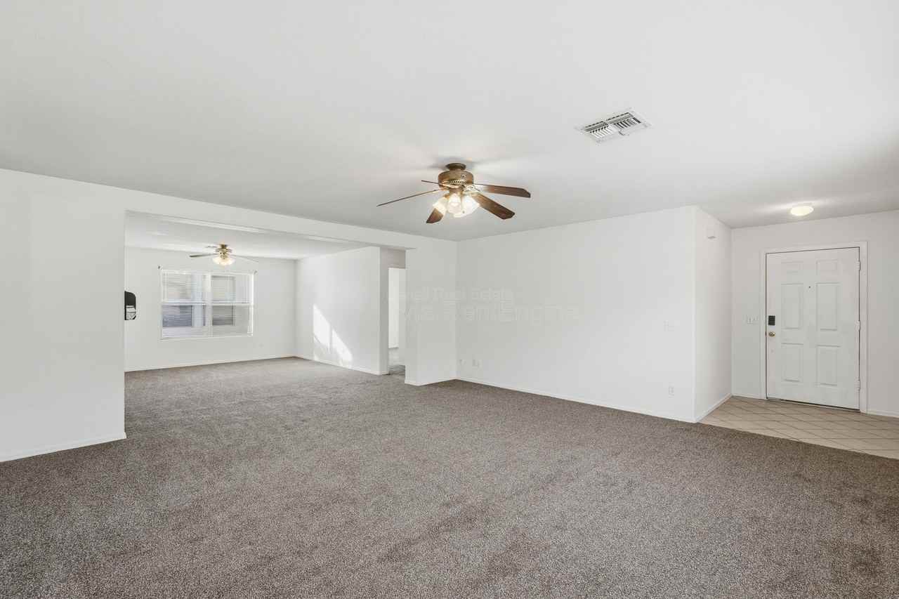 8123 S Sunny Horizon Pl - Photo 5 of 33