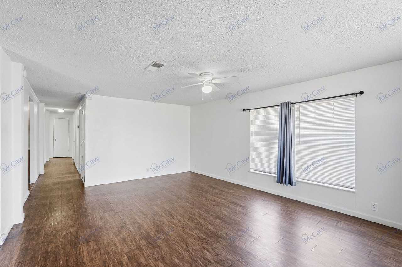 14614 Seminole St - Photo 2 of 22