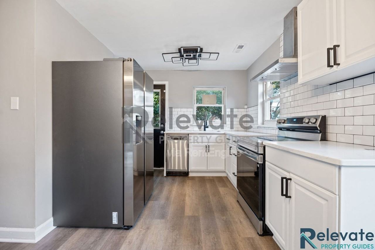 4005 Peregrine Rd - Photo 2 of 40