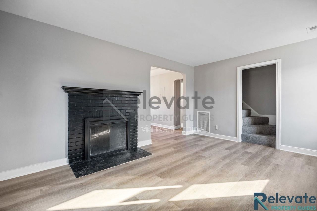 4005 Peregrine Rd - Photo 3 of 40