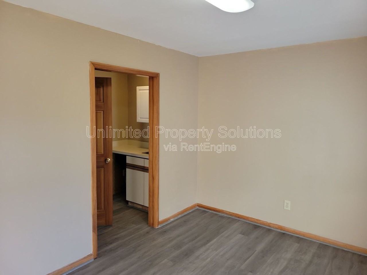 108 N Kerr Ave - Photo 2 of 7