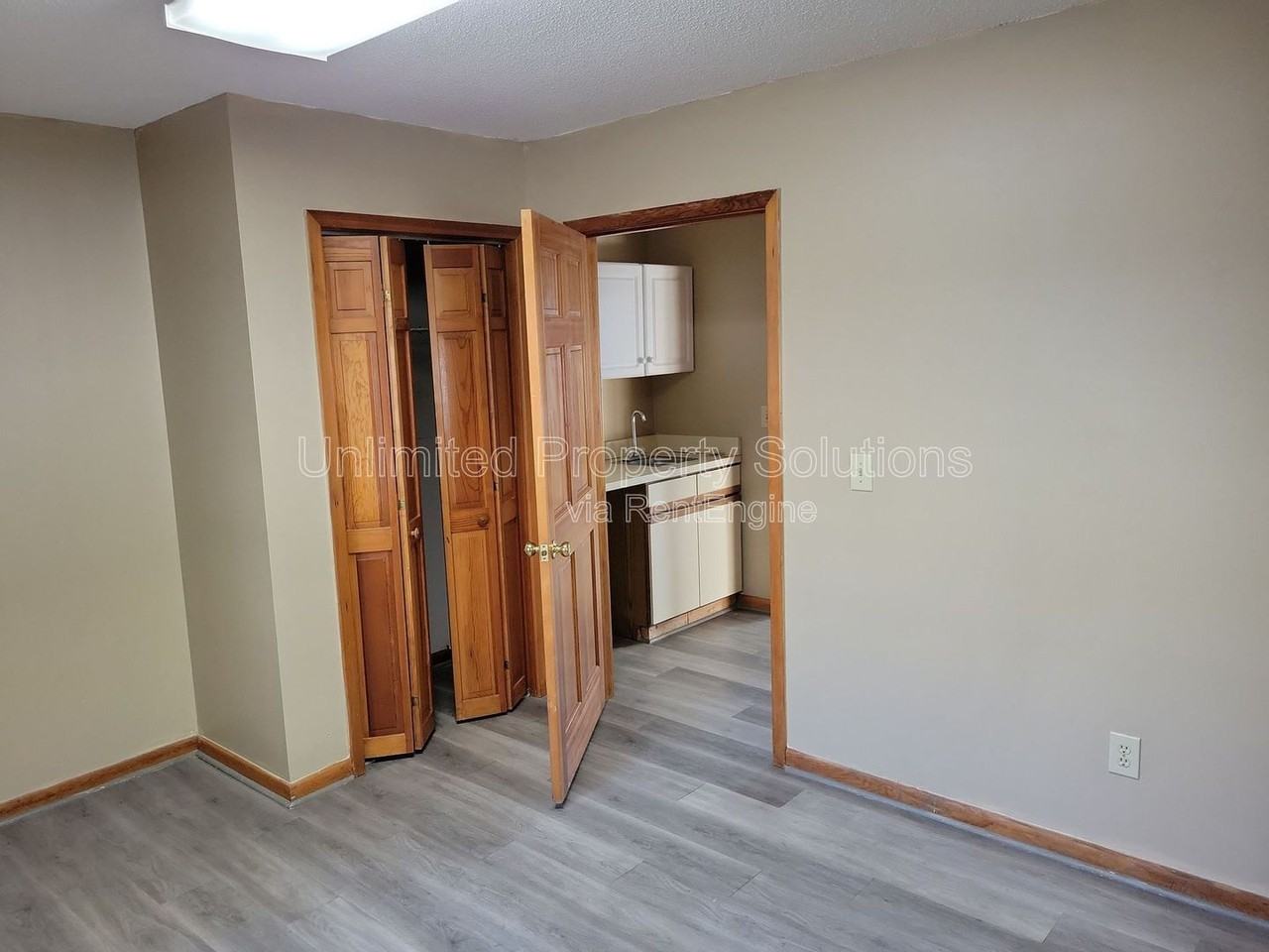 108 N Kerr Ave - Photo 5 of 7