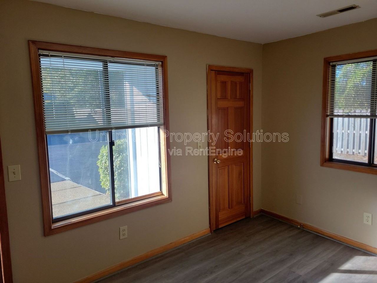 108 N Kerr Ave - Photo 6 of 7