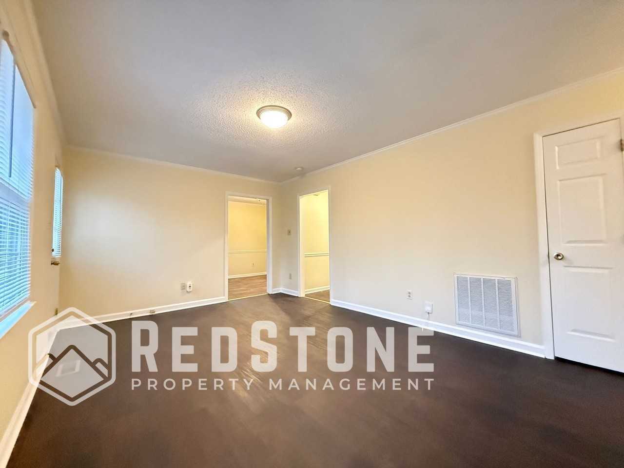 2211 Holland Ave - Photo 4 of 22