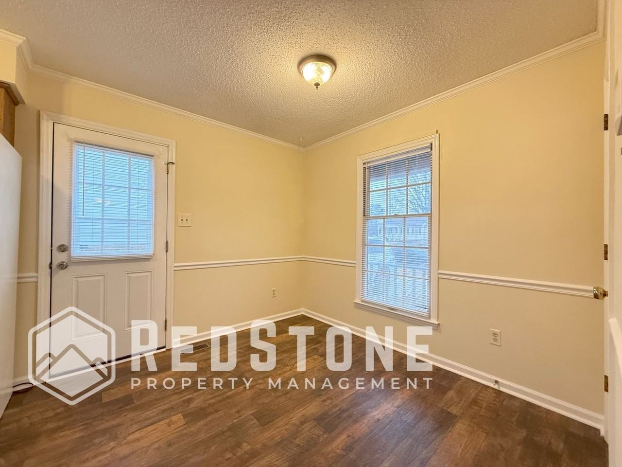 2211 Holland Ave - Photo 6 of 22