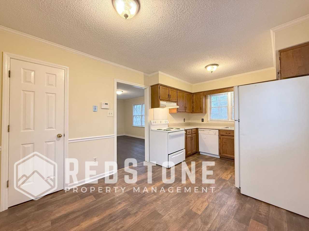 2211 Holland Ave - Photo 7 of 22