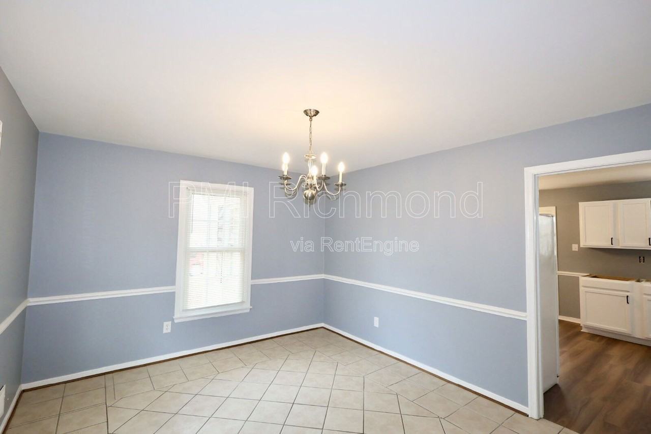 1929 Millsap Ln - Photo 4 of 22