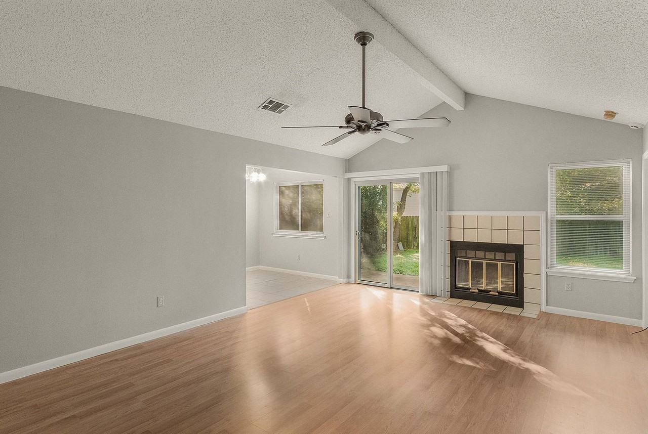 11931 Rosethorn Dr - Photo 3 of 44