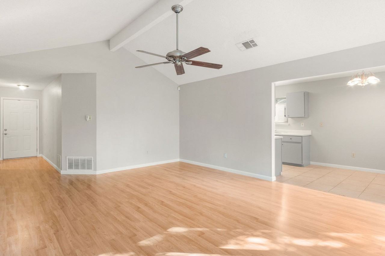 11931 Rosethorn Dr - Photo 7 of 44