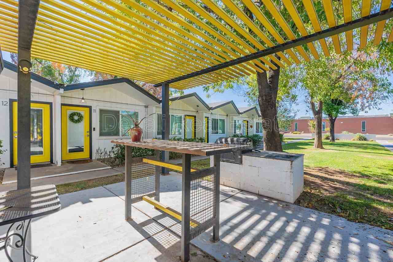 2309 S College Ave #2 - Photo 6 of 36