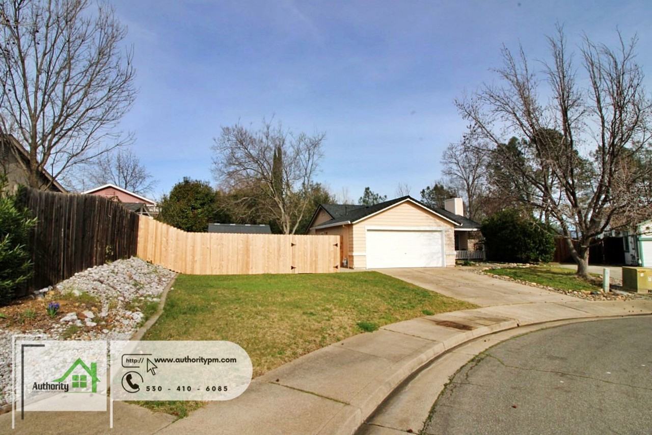 752 Lotus Ct - Photo 3 of 21