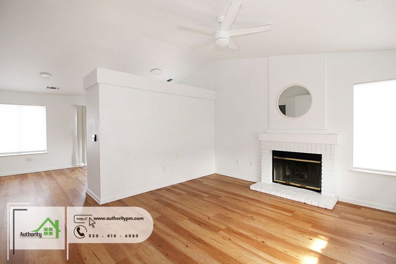 752 Lotus Ct - Photo 4 of 21