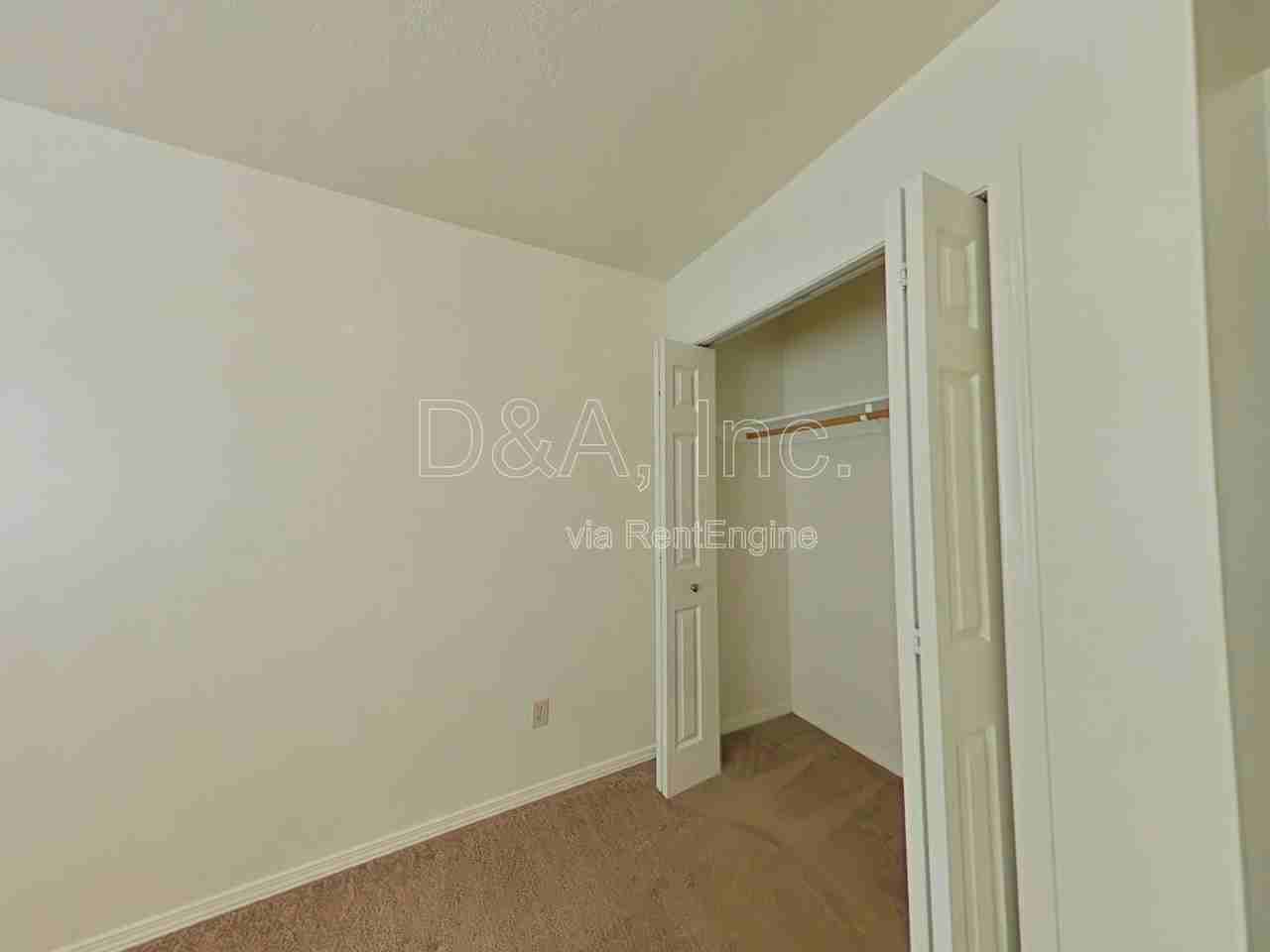 725 Sw 13th St #4 - Photo 7 of 10