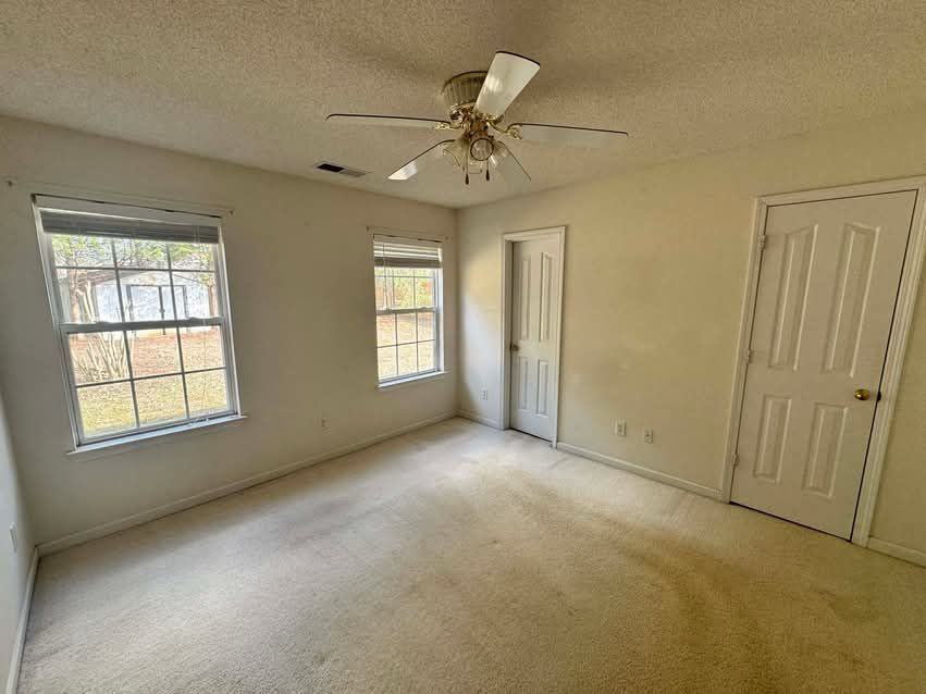 597 Bloomover St - Photo 7 of 12