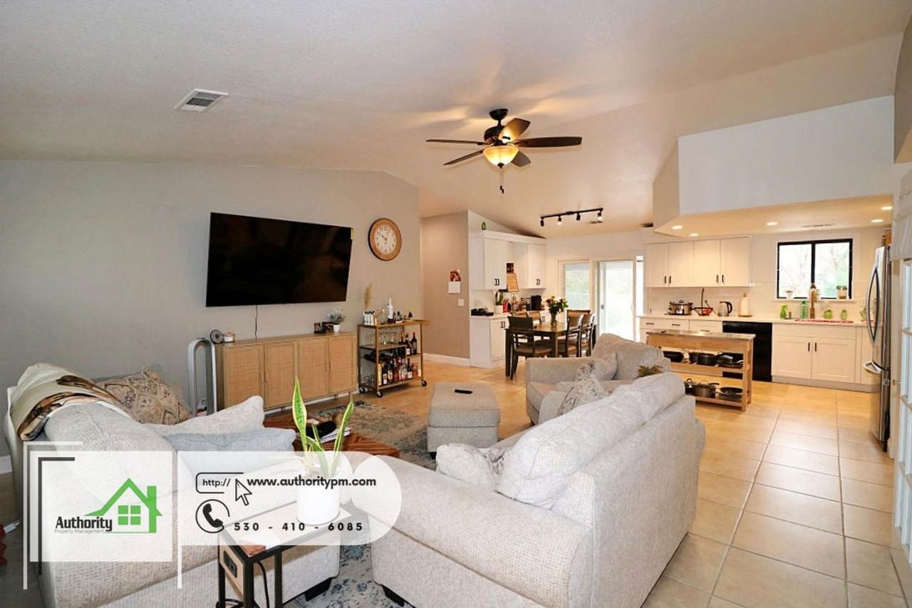 705 Country Oak Dr - Photo 4 of 25