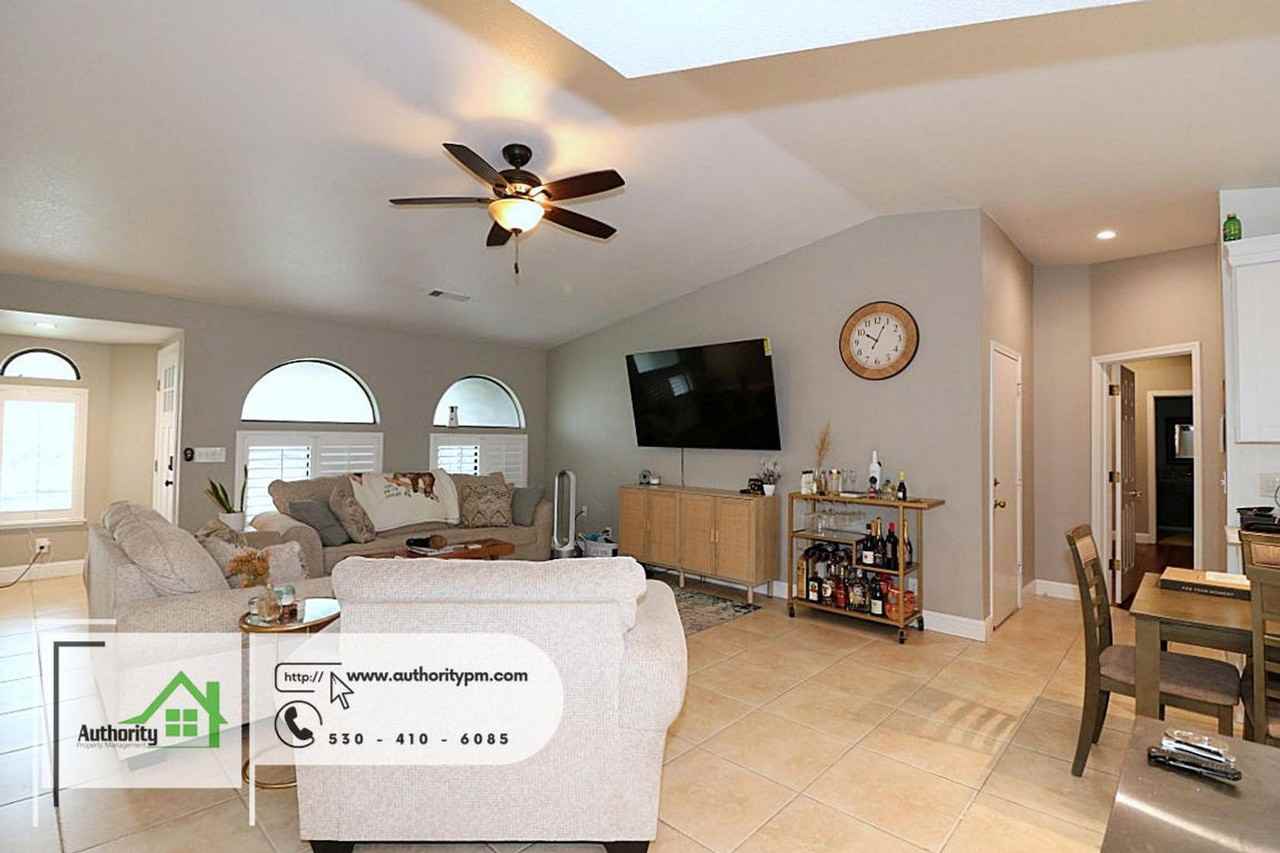 705 Country Oak Dr - Photo 6 of 25