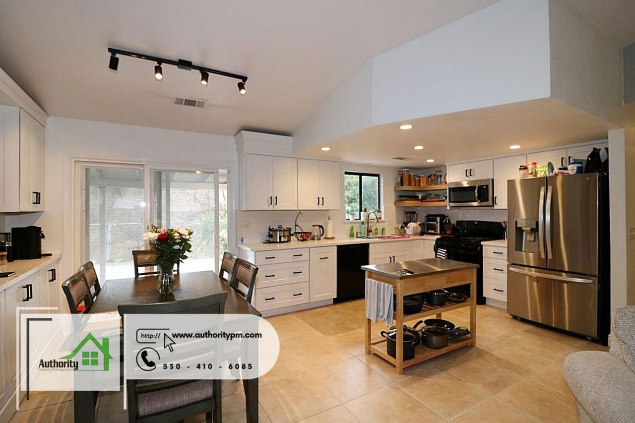 705 Country Oak Dr - Photo 7 of 25