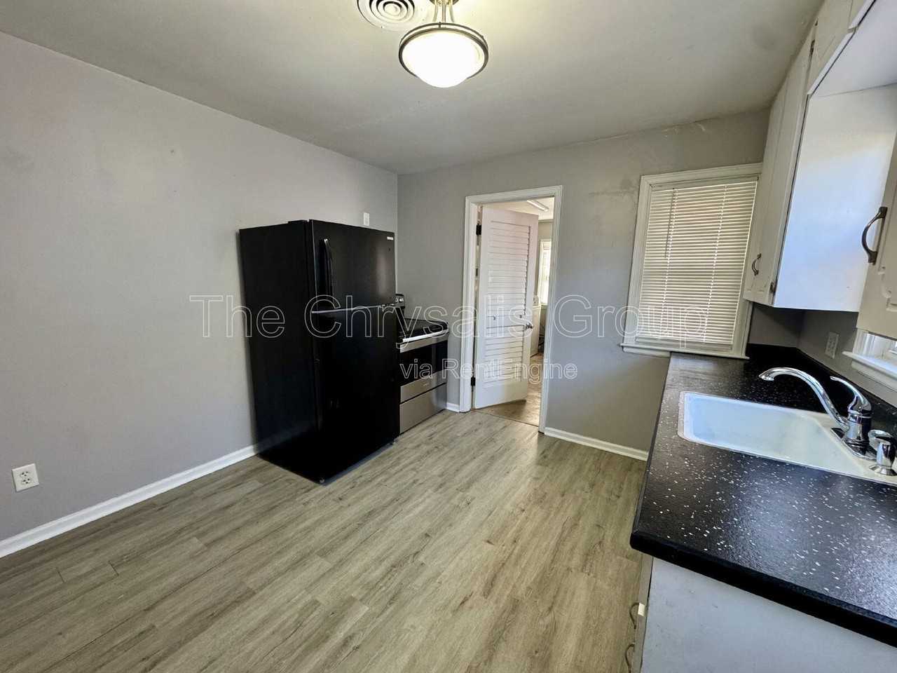 307 Prairie St - Photo 4 of 11