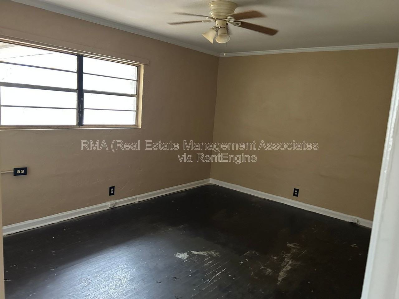 220 E Central Ave #B - Photo 2 of 6