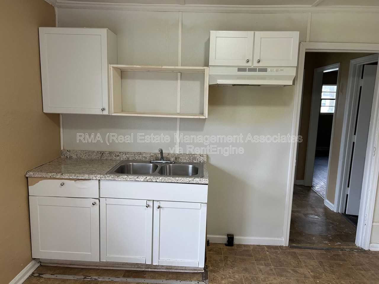 220 E Central Ave #B - Photo 5 of 6