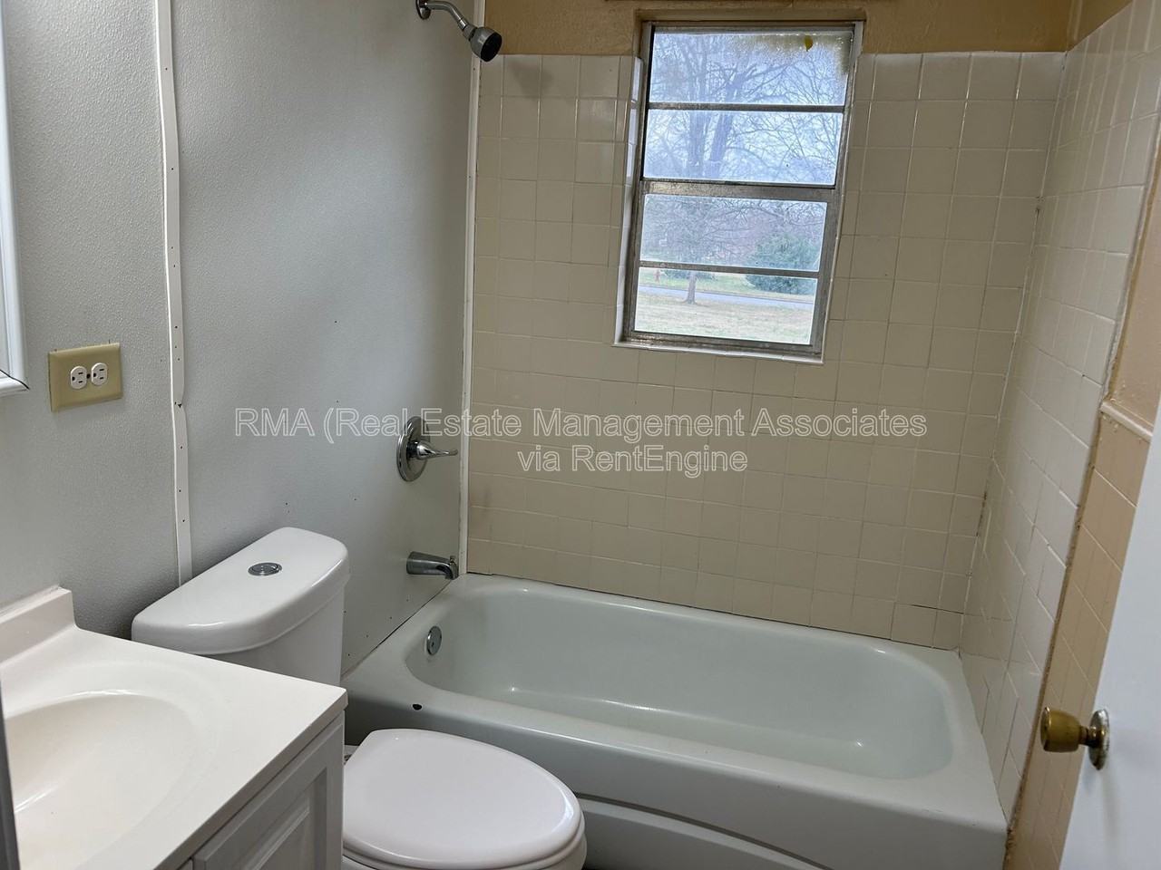 220 E Central Ave #B - Photo 6 of 6