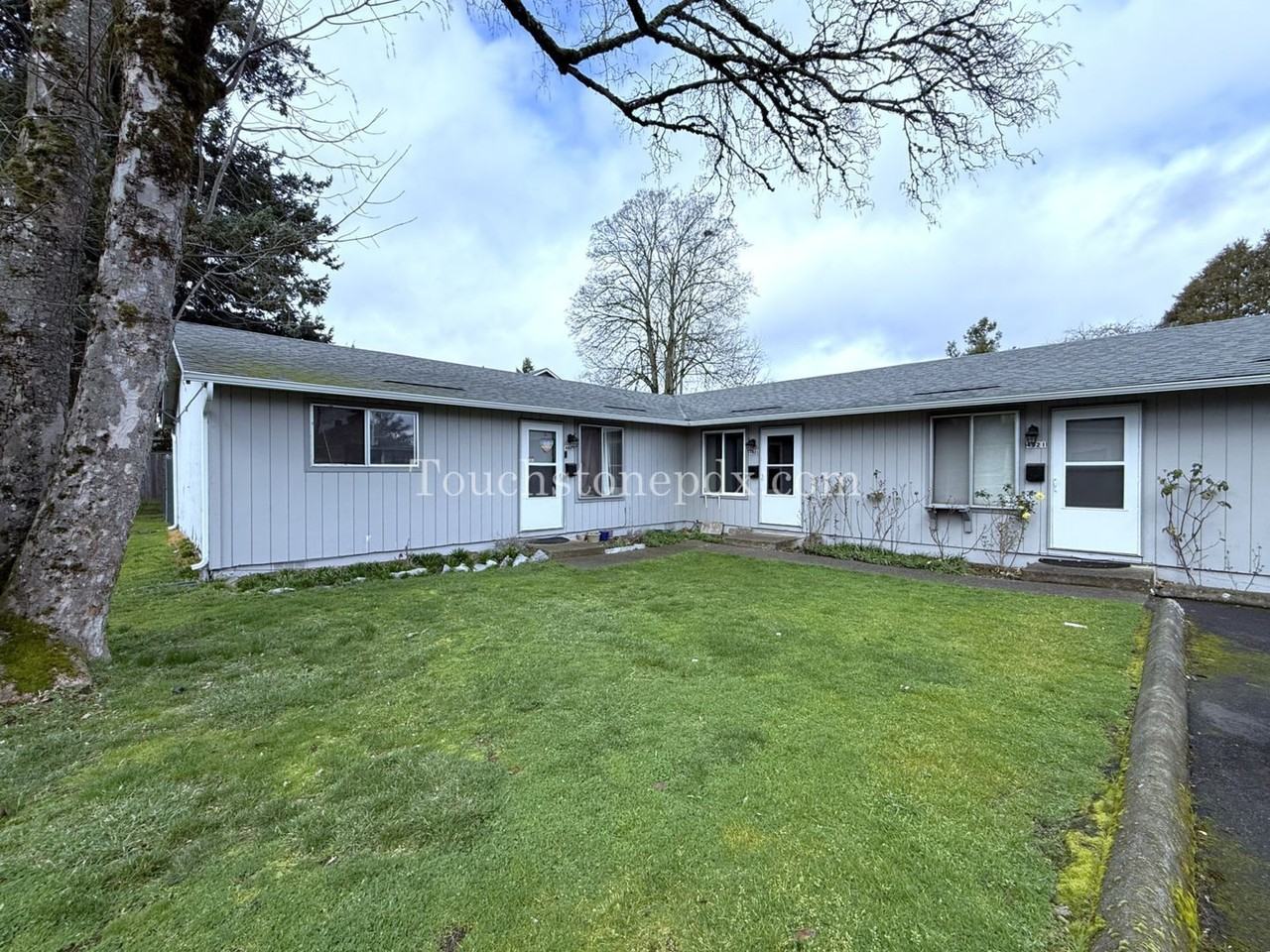 4923 Se 66th Ave - Photo 2 of 26