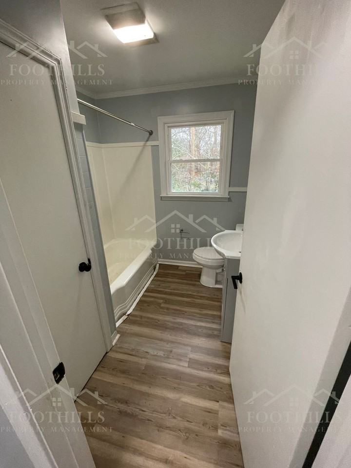 3317 Berry Ln #B - Photo 6 of 7