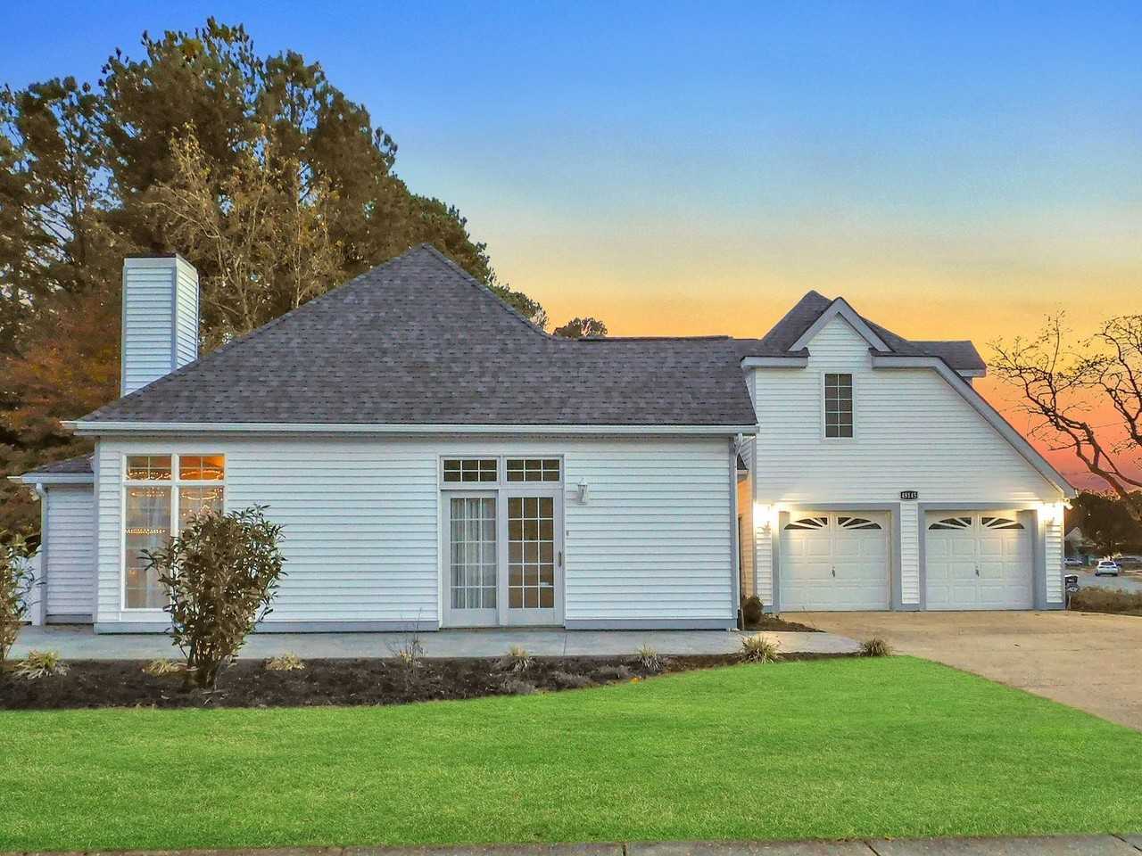 48145 Mayflower Dr - Photo 2 of 28