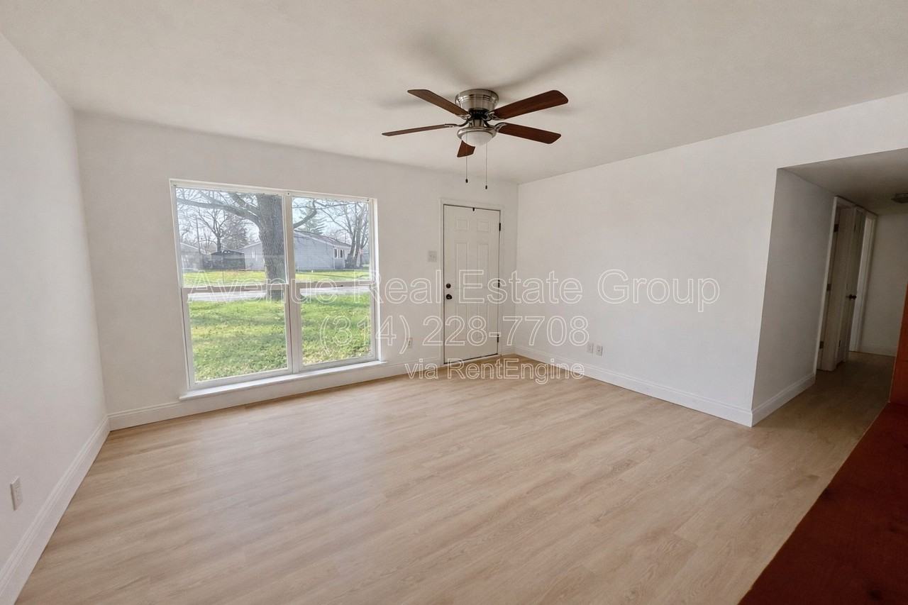 203 Briscoe Ave - Photo 2 of 12