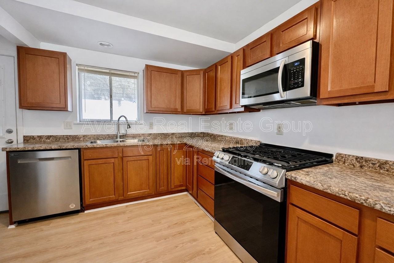 203 Briscoe Ave - Photo 4 of 12