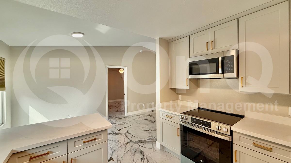 1510 E Taro Ln - Photo 5 of 21