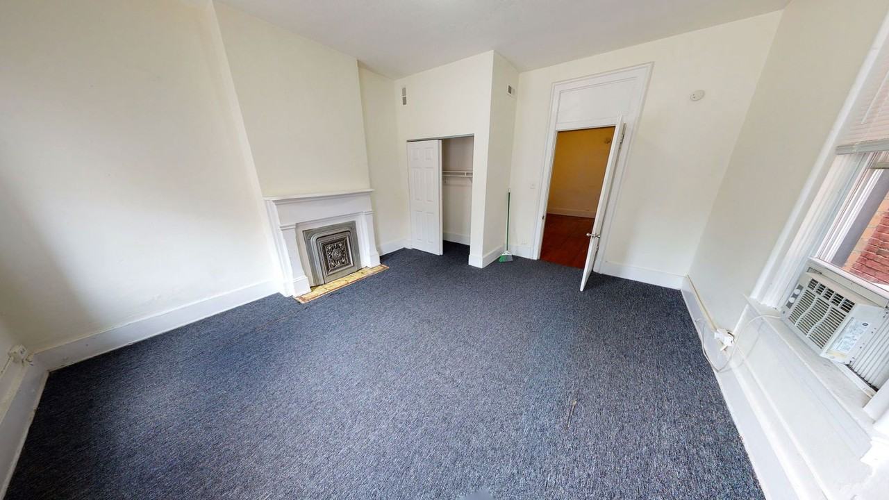 2431 Vine St - Photo 7 of 11