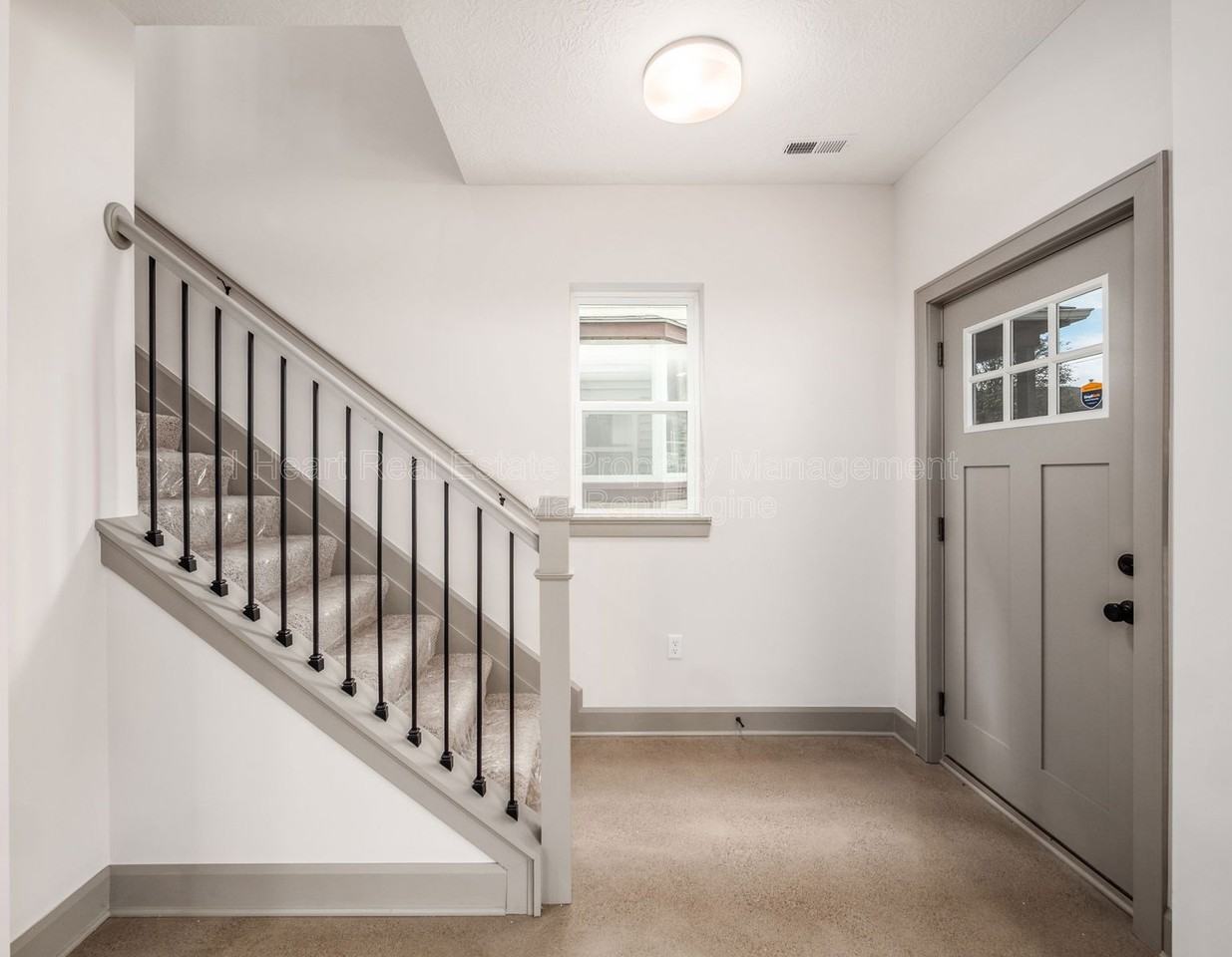 166 Wisconsin Ave - Photo 6 of 48