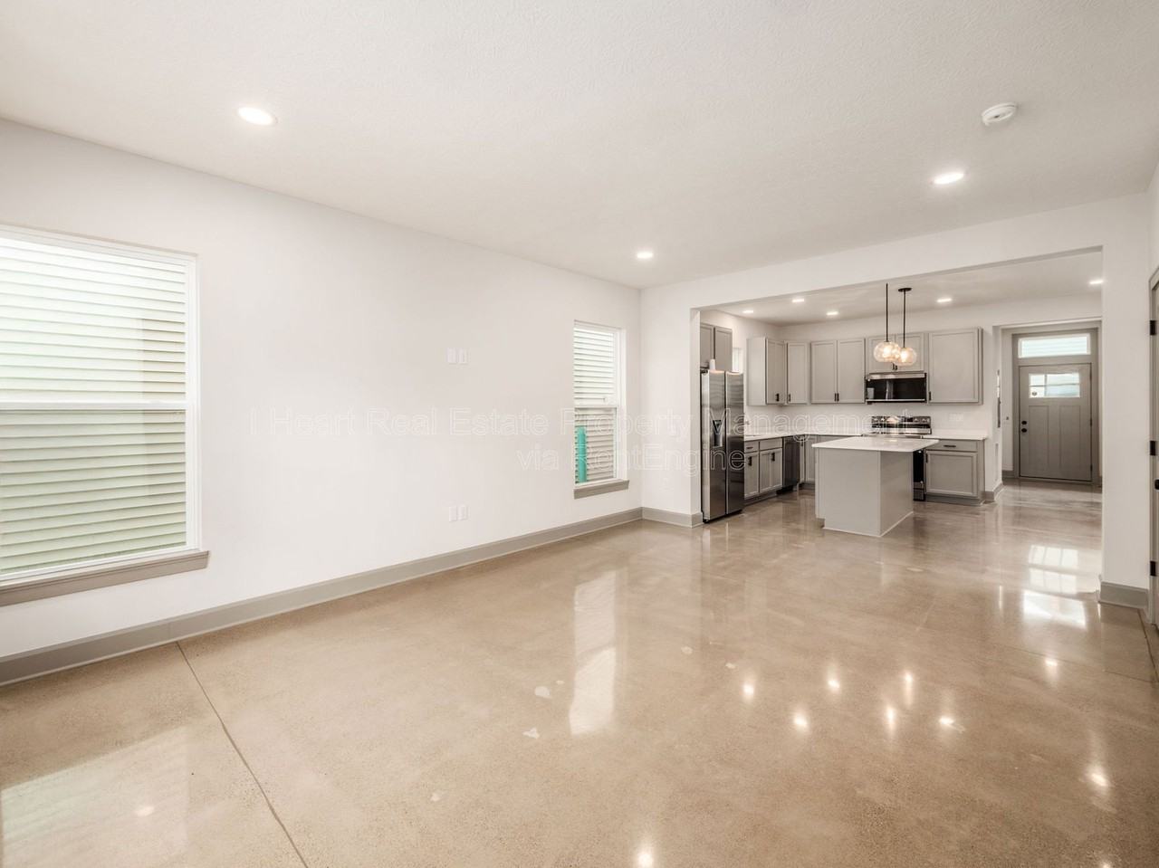 166 Wisconsin Ave - Photo 7 of 48