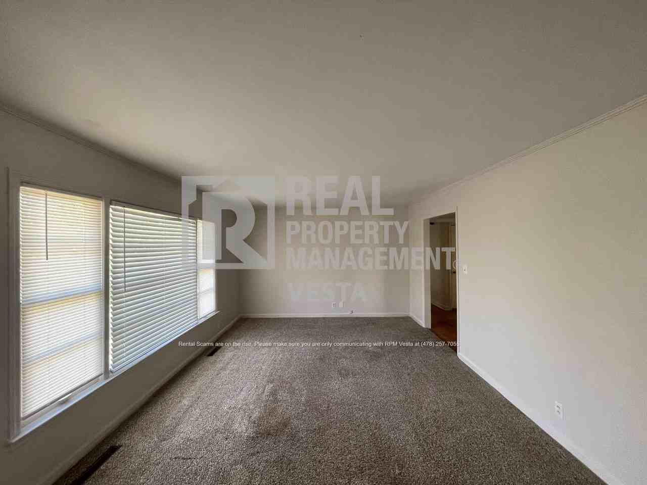 796 Lee Rd - Photo 2 of 18