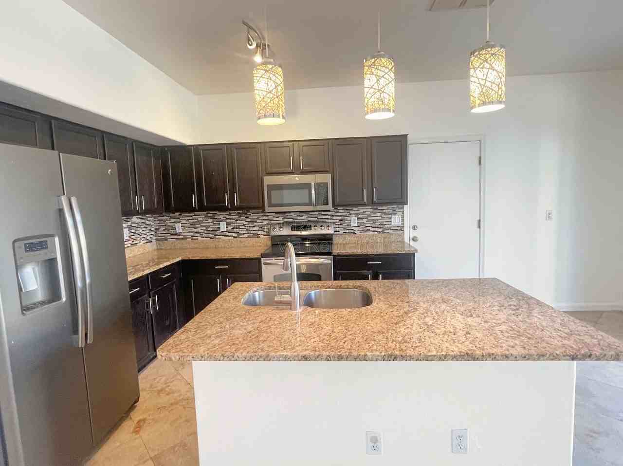 2211 S Harper - Photo 5 of 27