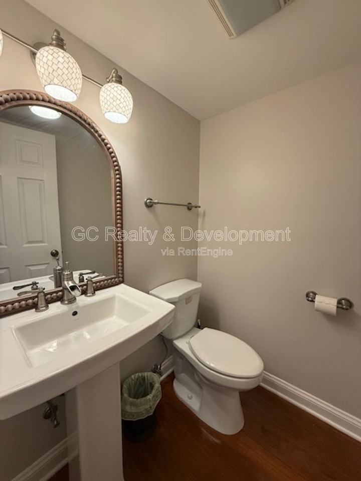 267 Capitol Dr #C - Photo 4 of 23