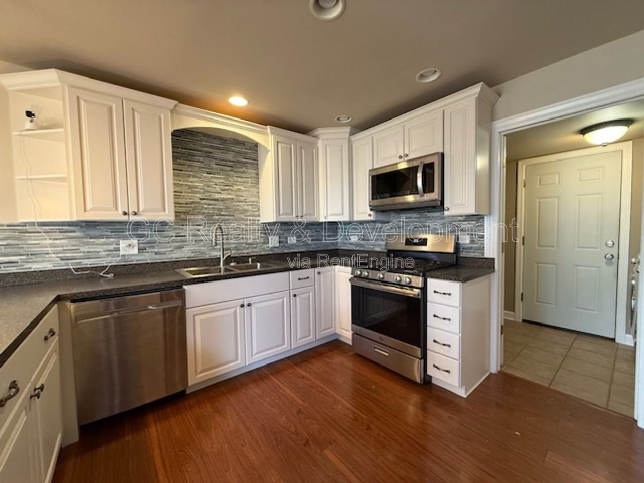 267 Capitol Dr #C - Photo 7 of 23