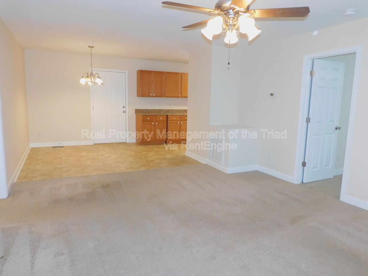 2831 White Ln - Photo 3 of 20