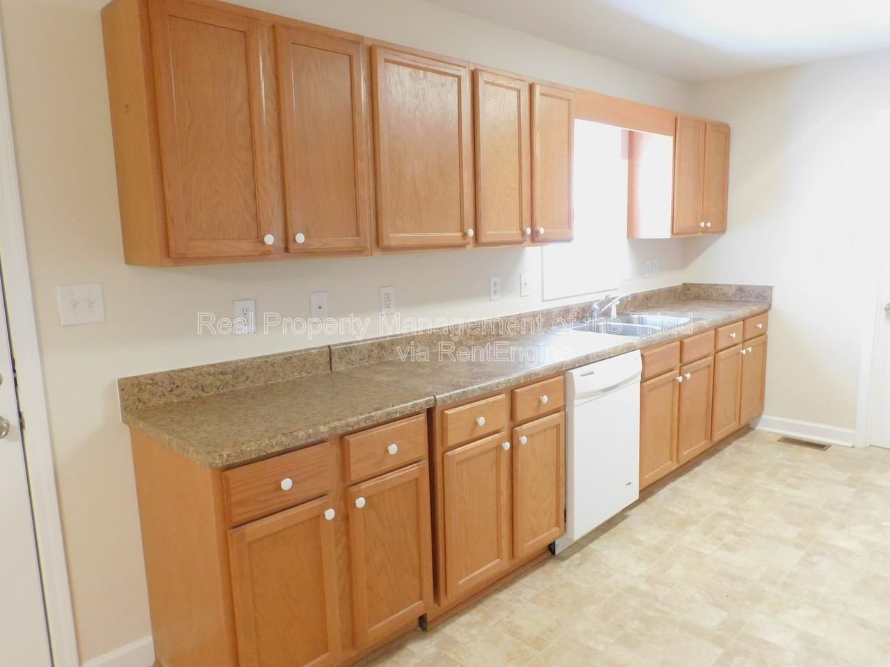 2831 White Ln - Photo 7 of 20